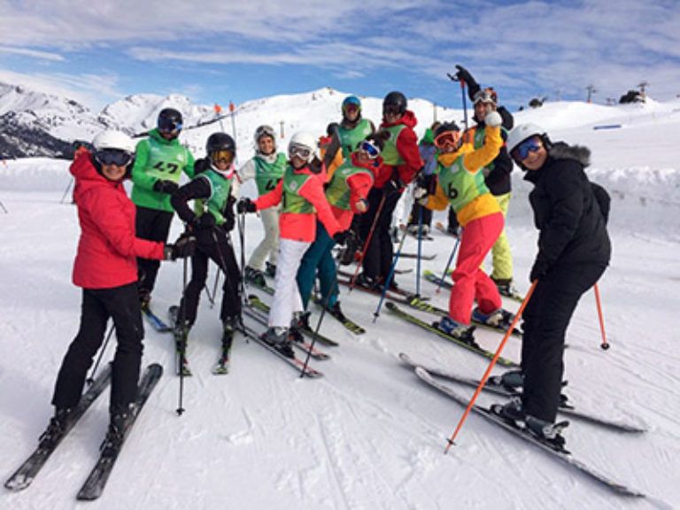 tour a Valle Nevado para esquiar con amigos